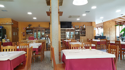 Hotel A Veiga Restaurante - Av. Compostela, 61, 27620 Samos, Lugo, Spain