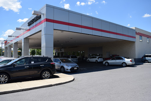 Toyota Dealer «DARCARS 355 Toyota Rockville», reviews and photos, 15625 Frederick Rd, Rockville, MD 20855, USA