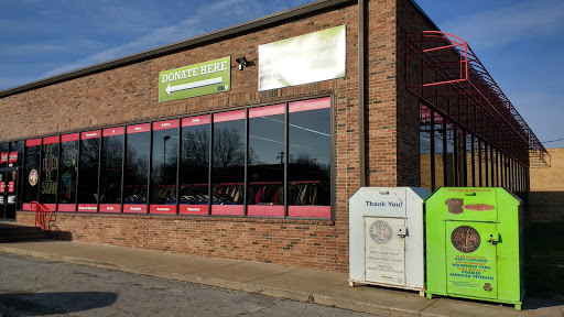 Thrift Store «Red Racks Thrift Store», reviews and photos, 1711 N Glenstone Ave, Springfield, MO 65803, USA
