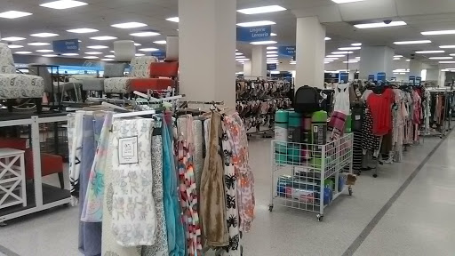 Clothing Store «Ross Dress for Less», reviews and photos, 2753 E Eastland Center Dr, West Covina, CA 91791, USA