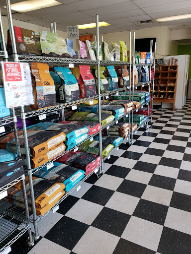 Pet Supply Store «Paws Applause Natural Pet Supply», reviews and photos, 27 Gorham Rd # 2, Scarborough, ME 04074, USA