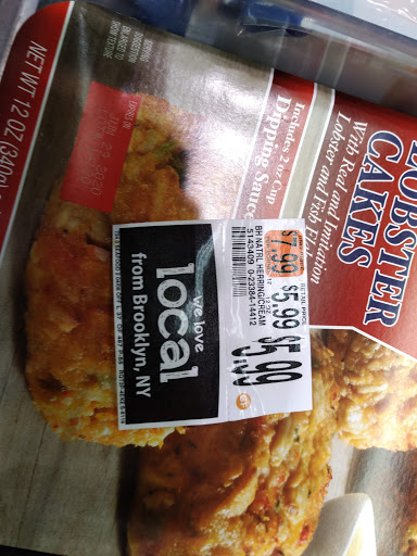 Grocery Store «Hannaford Supermarket», reviews and photos, 220 Washington St, Claremont, NH 03743, USA