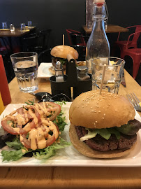Plats et boissons du Restaurant de hamburgers Les tontons burgers montchat à Lyon - n°2