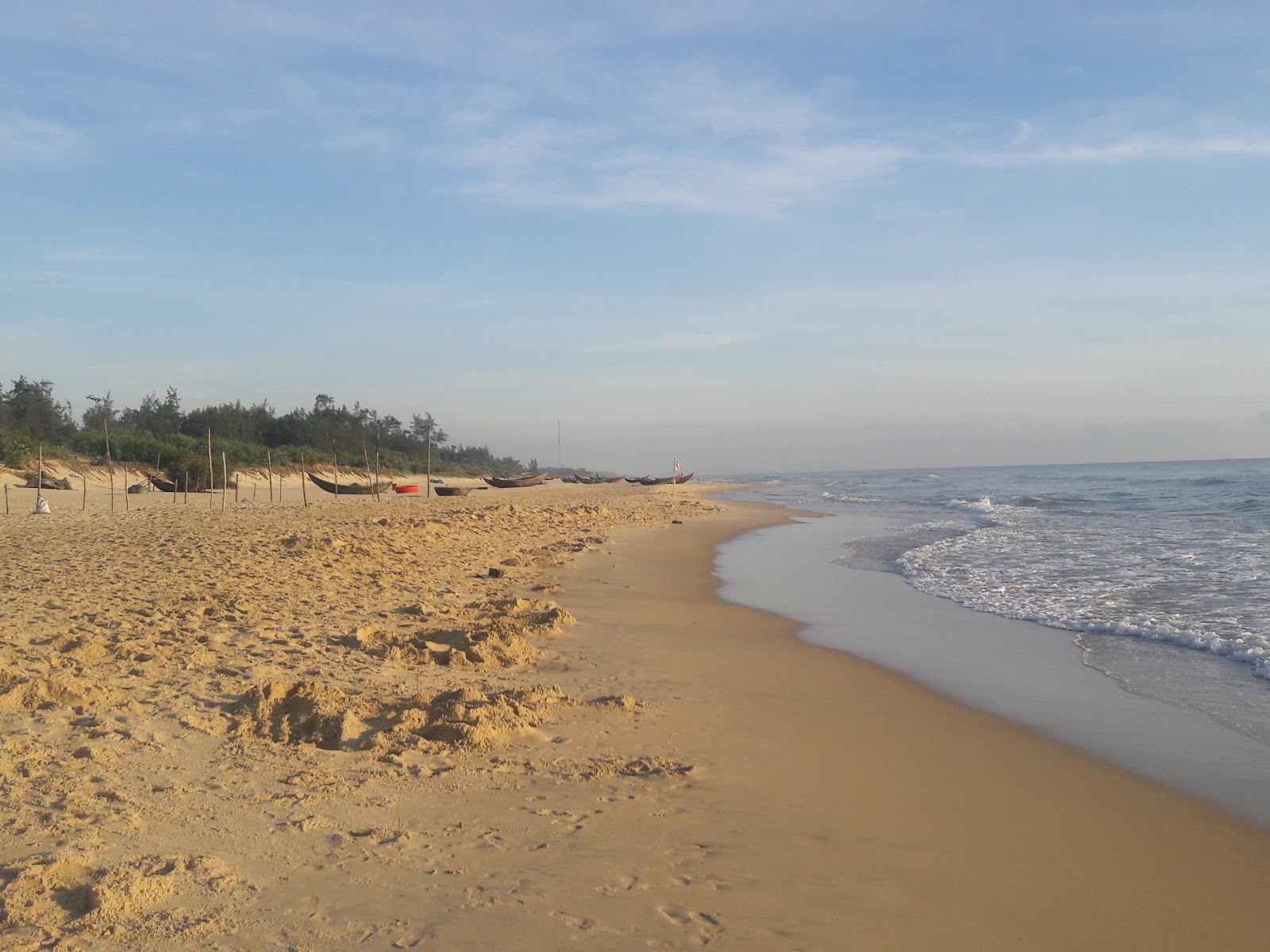 Foto av Tinh Thuy Beach och bosättningen