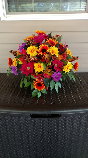 Florist «Tip Top Florist & Gifts», reviews and photos, 140 Memory Plz, Whiteville, NC 28472, USA