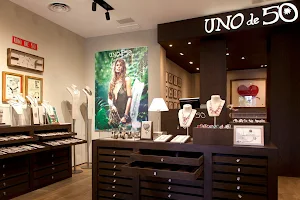 UNOde50 - El Corte Inglés Castellana image