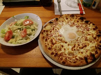 Pizza du Pizzeria Borsalino - Spécialité Panzerotti à Thionville - n°5