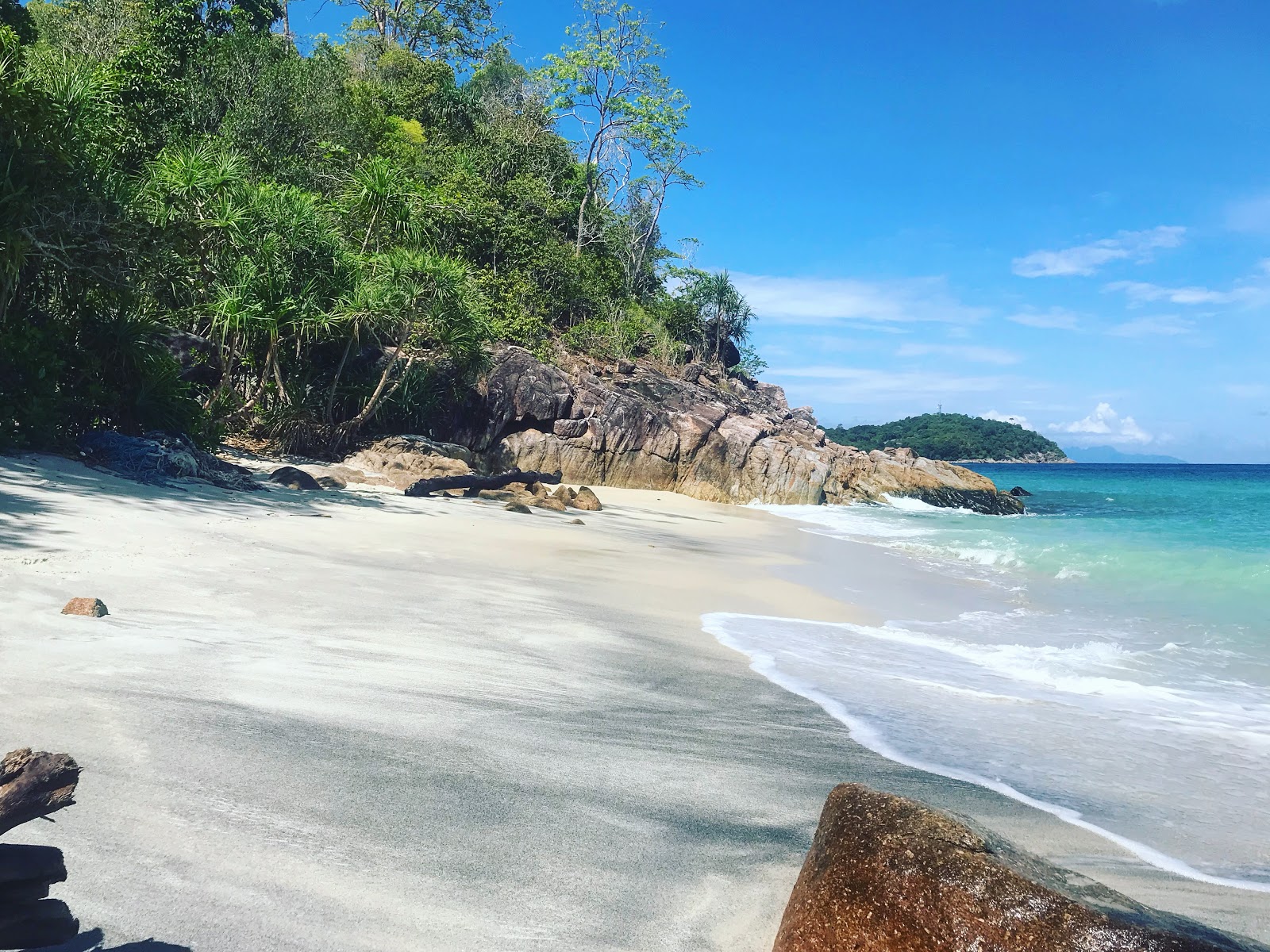 Foto av Patai Galah Beach och dess vackra landskap