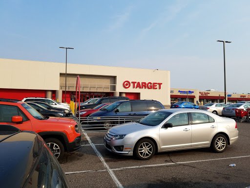 Target, 6100 Shingle Creek Pkwy, Brooklyn Center, MN 55430, USA, 