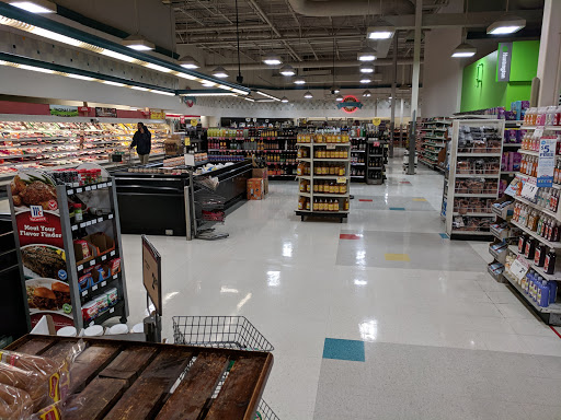 Supermarket «Giant Eagle Supermarket», reviews and photos, 5321 Warrensville Center Rd, Maple Heights, OH 44137, USA