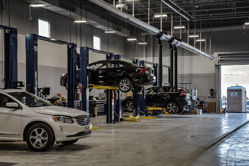 Car Dealer «McGrath Volvo Cars Barrington», reviews and photos, 300 N Hough St, Barrington, IL 60010, USA