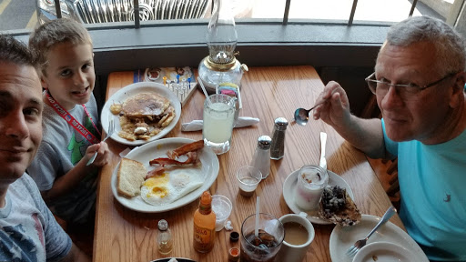 American Restaurant «Cracker Barrel Old Country Store», reviews and photos, 2012 E 59th St, Anderson, IN 46013, USA