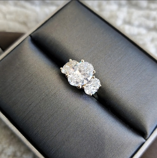 Jeweler «White & Ivory Fine Jewelry», reviews and photos, 1610 Village Market Blvd SE #110, Leesburg, VA 20175, USA