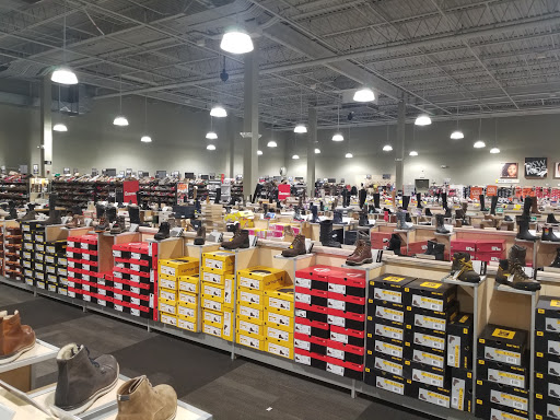 Shoe Store «DSW Designer Shoe Warehouse», reviews and photos, 344 Providence Hwy, Dedham, MA 02026, USA