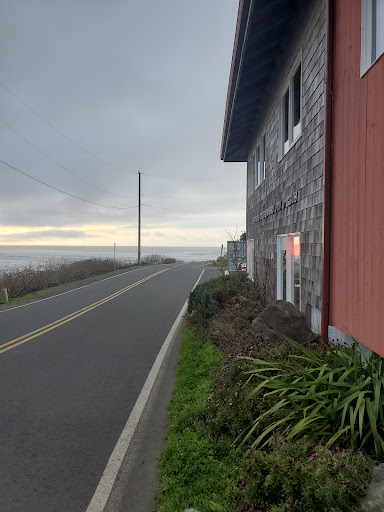 Family Restaurant «Yachats Underground Pub & Grub», reviews and photos, 125 Ocean View Dr, Yachats, OR 97498, USA