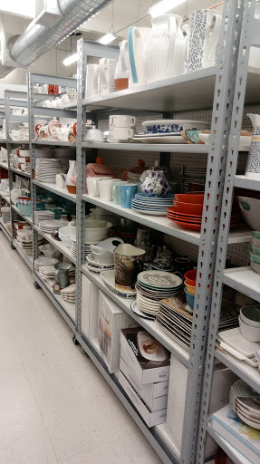 Home Goods Store «Tuesday Morning», reviews and photos, 2550 Fair Oaks Blvd, Sacramento, CA 95825, USA