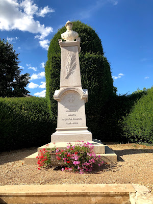 cimetière à Uchizy