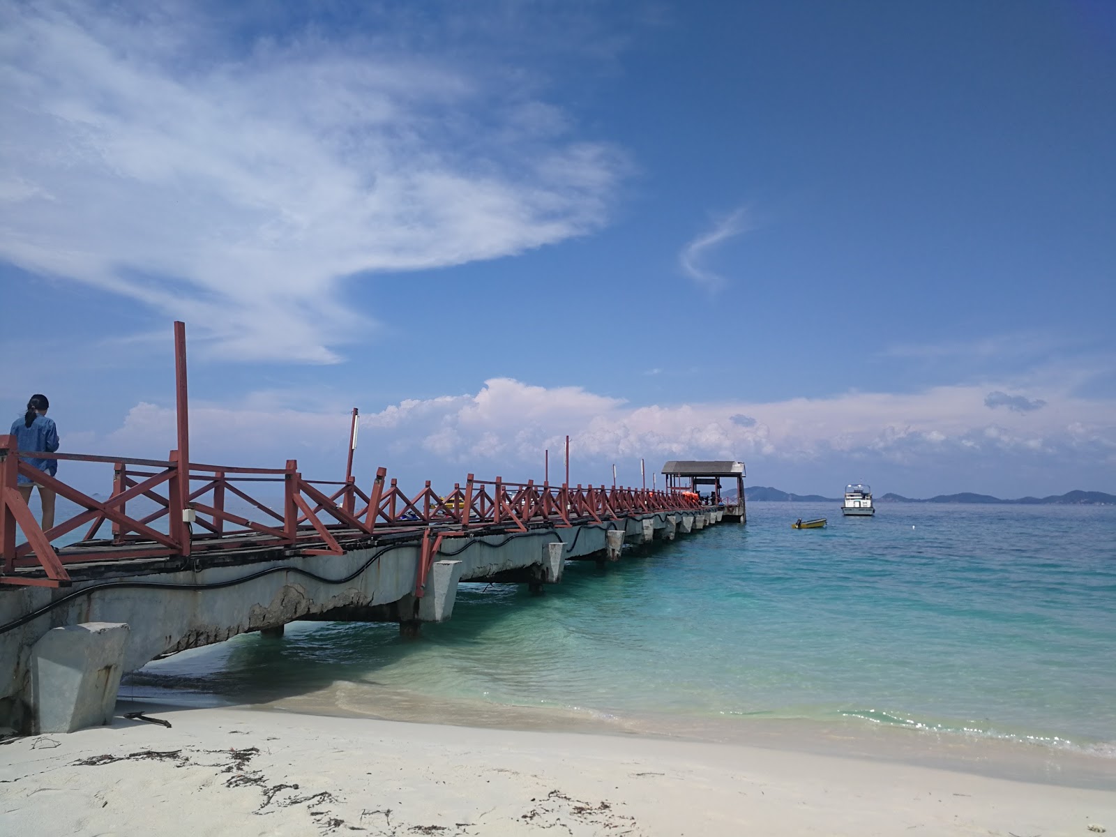 Φωτογραφία του Tad Marine Resort beach παροχές περιοχής