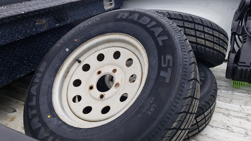 Tire Shop «Discount Tire Store - Leon Valley, TX», reviews and photos, 6221 Bandera Rd, Leon Valley, TX 78238, USA