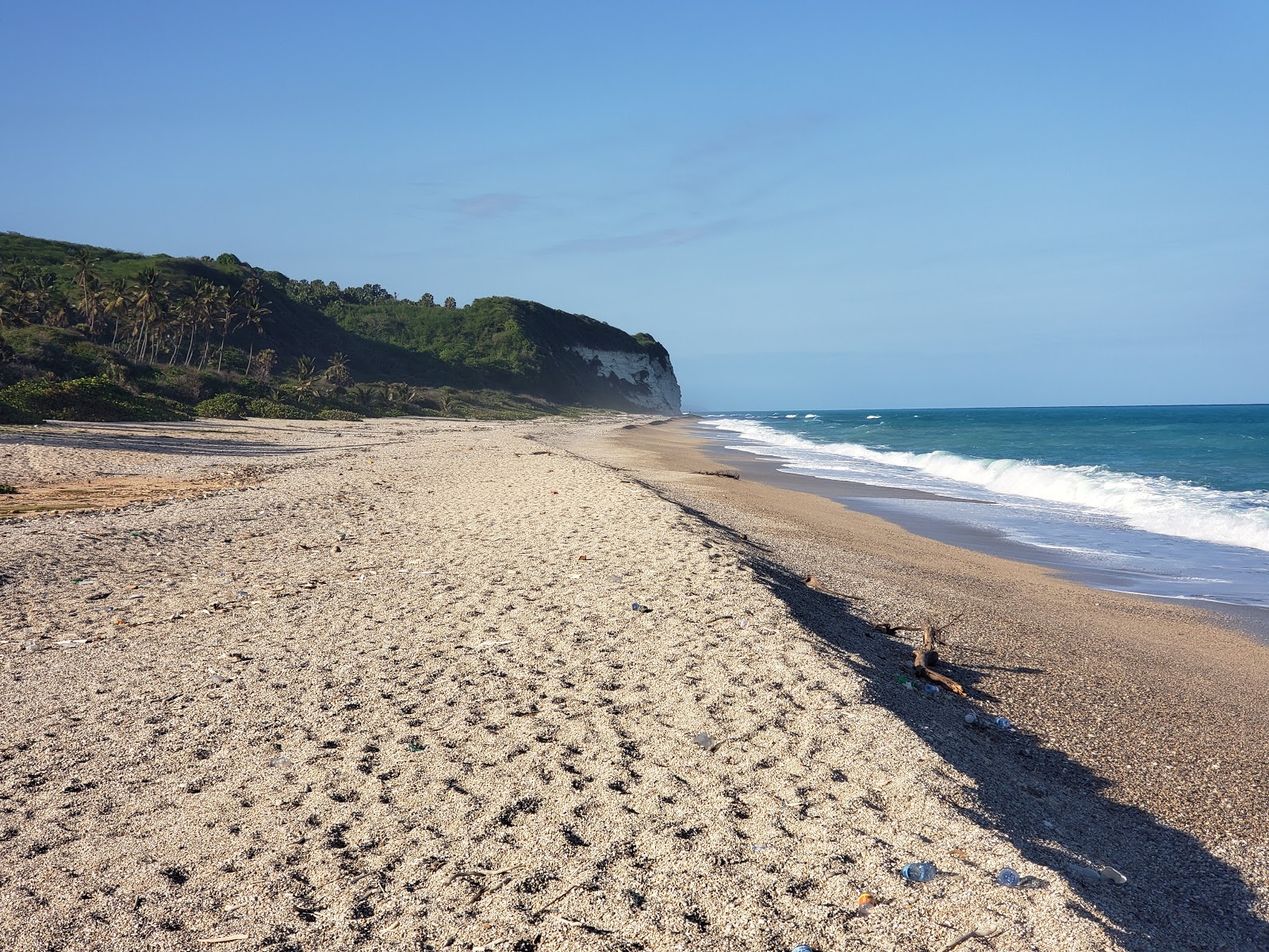 Foto de Playa Caletón con parcialmente limpio nivel de limpieza