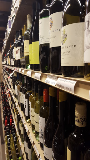 Liquor Store «Bottles Beverage Superstore», reviews and photos, 610 Coleman Blvd, Mt Pleasant, SC 29464, USA