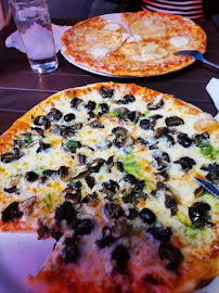 Plats et boissons du Pizzeria L'Antalya à Monthermé - n°2