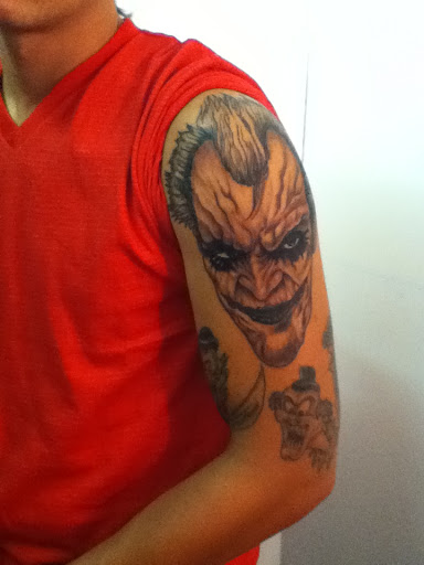 Tattoo Shop «Hollywood Tattoos», reviews and photos, 104 Market St, Newark, NJ 07102, USA