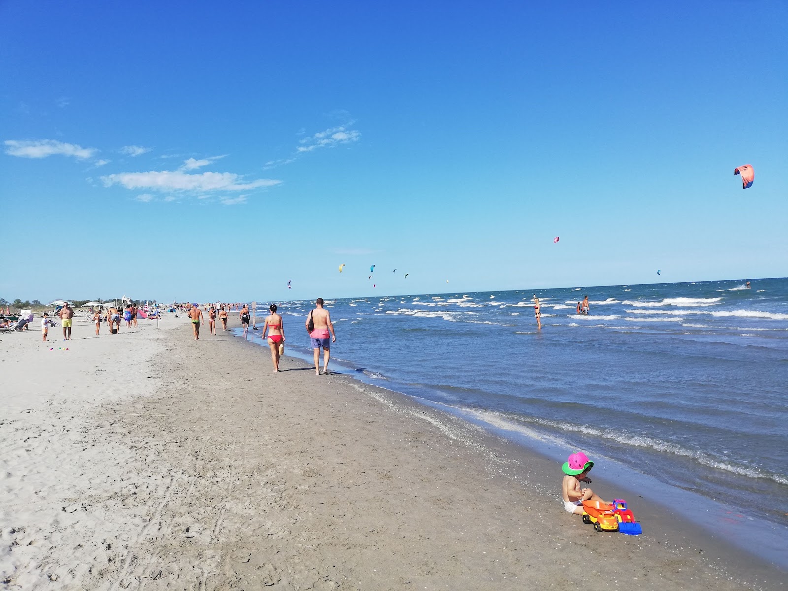 Zdjęcie Plaża Barricata z powierzchnią drobny szary piasek