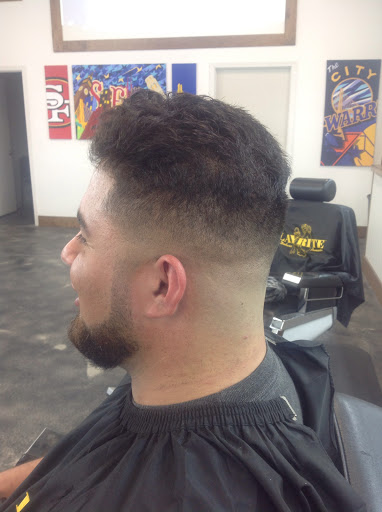 Barber Shop «San Francisco Barber Shop», reviews and photos, 3166 16th St, San Francisco, CA 94103, USA