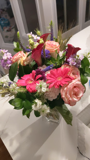 Florist «Scarsdale Flower Boutique», reviews and photos, 7 Harwood Ct, Scarsdale, NY 10583, USA