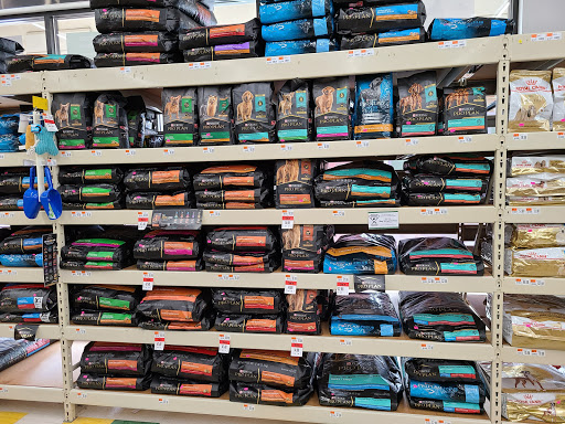 Pet Supply Store «Pet Supplies Plus», reviews and photos, 6845 Highland Rd, White Lake, MI 48383, USA