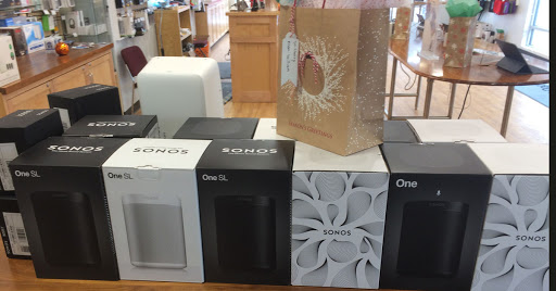 Electronics Store «Small Dog Electronics», reviews and photos, 100 Dorset St, South Burlington, VT 05403, USA