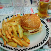 Hamburger du Restaurant TOMMY'S DINER LYON Carré de Soie à Vaulx-en-Velin - n°11
