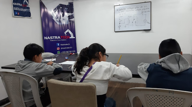 ESCUELA DE ROBÓTICA NASTRATECH - Escuela