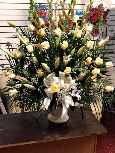 Florist «Illusion Florist & Events», reviews and photos, 12231 SE Stark St, Portland, OR 97233, USA