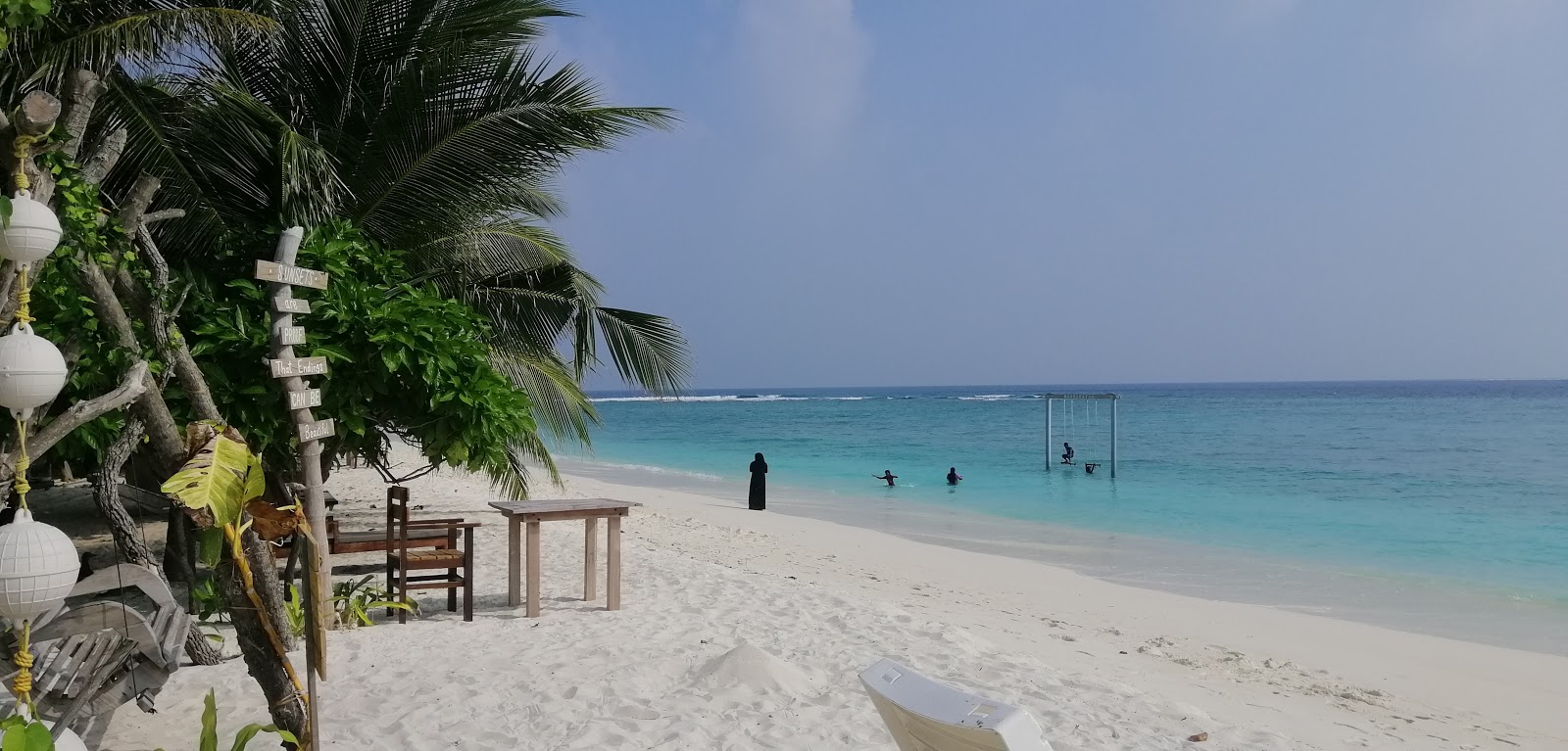 Fotografija Maakurathu Island Beach z svetel pesek površino