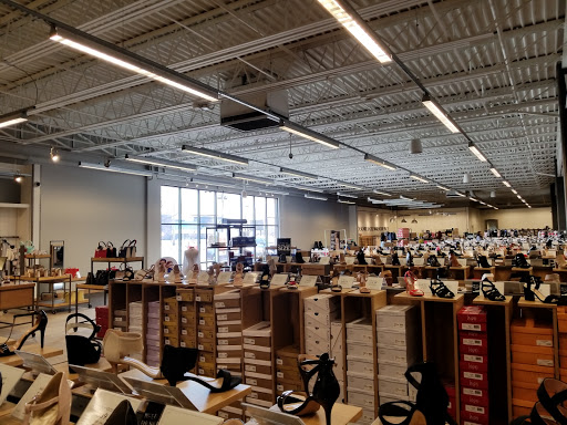 Shoe Store «DSW Designer Shoe Warehouse», reviews and photos, 1885 County Rd D E, Maplewood, MN 55109, USA