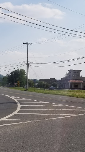 Liquor Store «Hop &Vine Liquors», reviews and photos, 187 County Road 519, Belvidere, NJ 07823, USA