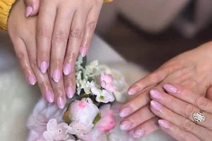 Pearry Pretty Nails Exclusive Nail Spa image