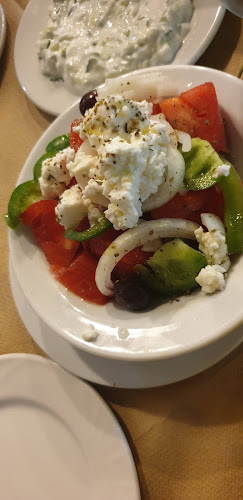 Σχόλια και κριτικές για το Στο καρφί και στο Πέταλο (Sto Karfi Kai Sto Petalo)