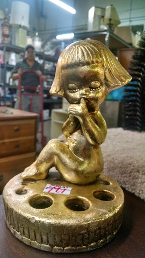 Thrift Store «Sun Thrift Store», reviews and photos, 8800 Foothill Blvd, Sunland-Tujunga, CA 91040, USA