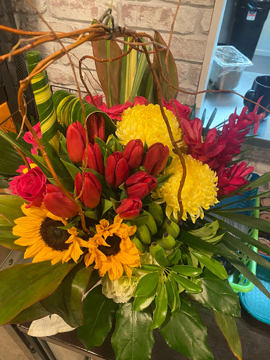 Florist «Ford Flower Co.», reviews and photos, 83 S Broadway, Salem, NH 03079, USA