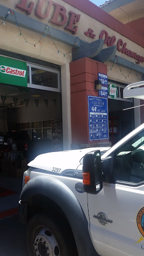 Car Wash «Crista Car Wash, Chevron & Quick Lube», reviews and photos, 26483 Bouquet Canyon Rd, Santa Clarita, CA 91350, USA