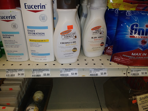 Grocery Store «Green Hills Farm Discount Grocer», reviews and photos, 615 E Newport Rd, Lititz, PA 17543, USA