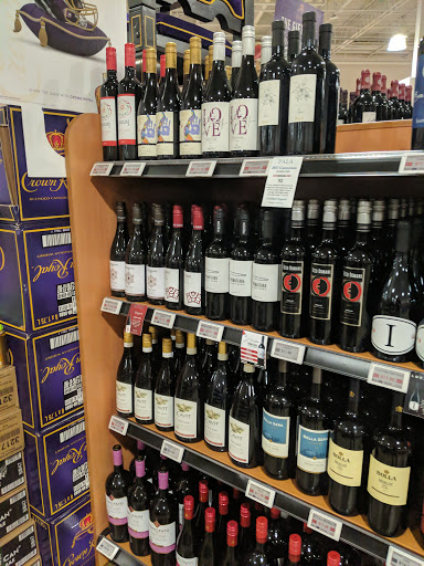 State Liquor Store «NH Liquor & Wine Outlet», reviews and photos, 92 Cluff Crossing Rd, Salem, NH 03079, USA