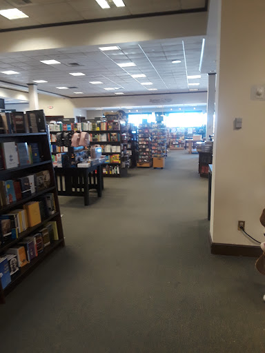 Book Store «Barnes & Noble», reviews and photos, 7663 Mall Rd, Florence, KY 41042, USA