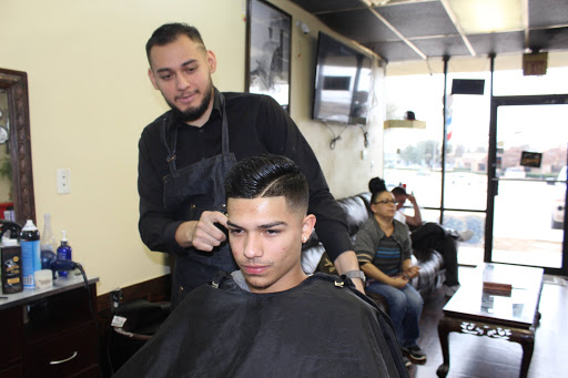 Barber Shop «Juarez Barbershop & Salon», reviews and photos, 1600 N Plano Rd #2400, Richardson, TX 75081, USA