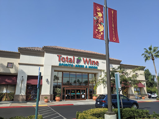 Wine Store «Total Wine & More», reviews and photos, 7925 N Blackstone Ave, Fresno, CA 93720, USA