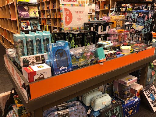 Book Store «2nd & Charles», reviews and photos, 101 Geoffrey Dr, Newark, DE 19713, USA