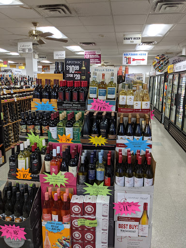 Liquor Store «Tiverton Liquor Store», reviews and photos, 65 Main Rd, Tiverton, RI 02878, USA